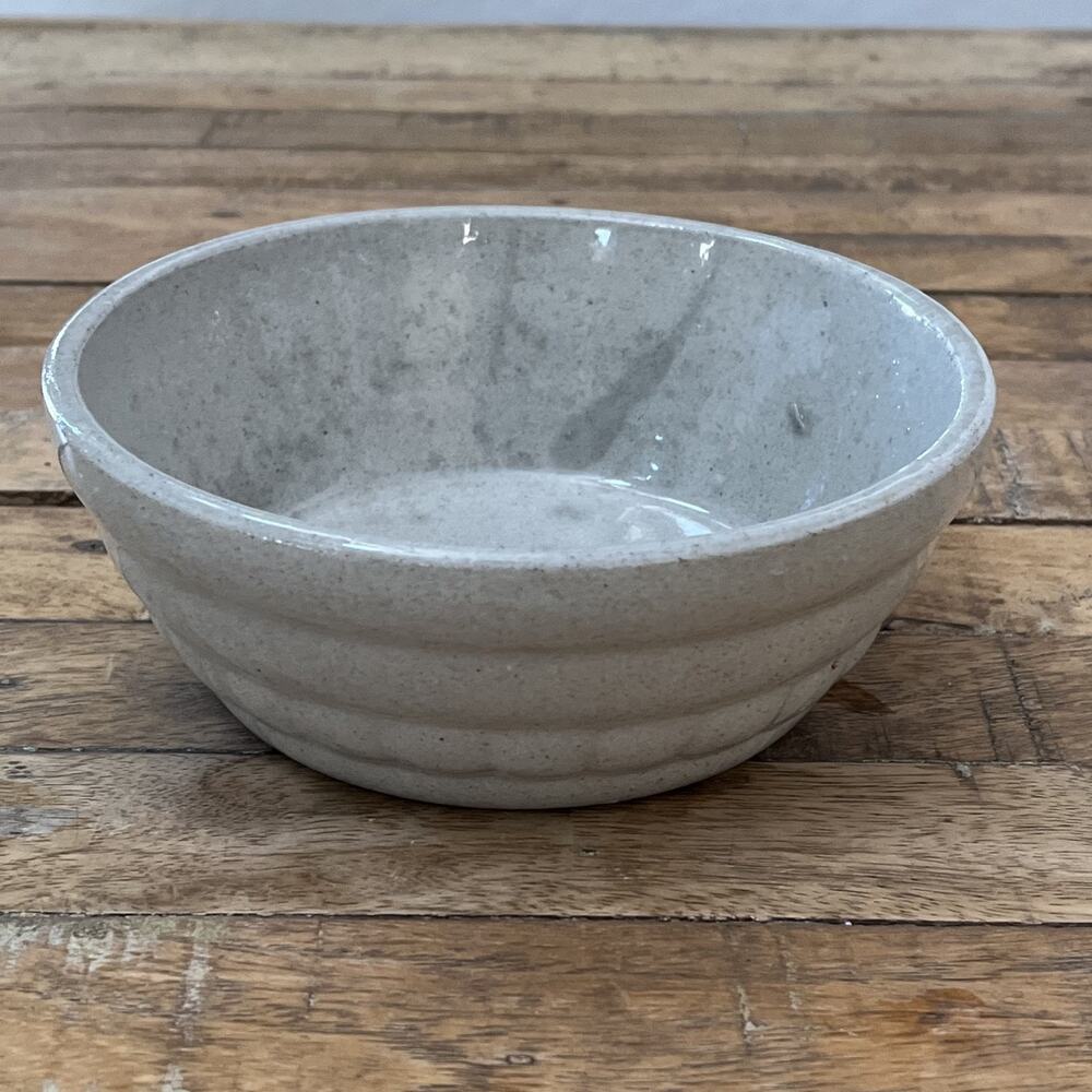 Art Studio Pottery Bowl 6.25" Ribbed Pattern Gray Gloss Finish